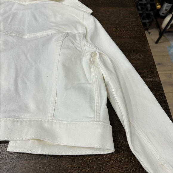 HOLLISTER WHITE DENIM JACKET - Picture 9 of 13